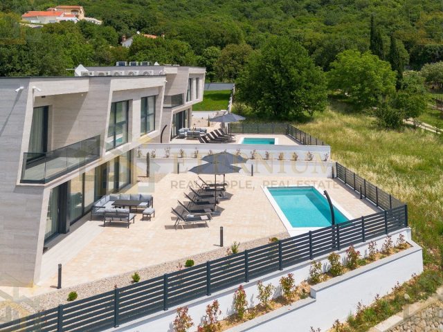 Dům na prodej 245 m² – Bribir