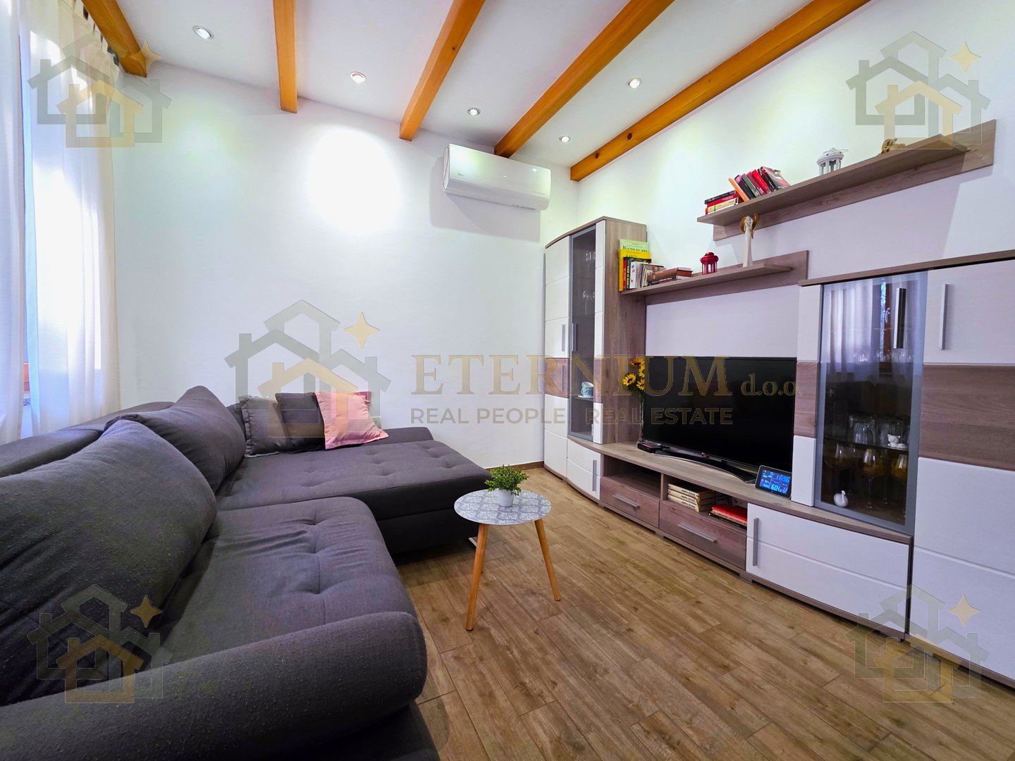 Appartement À louer -  Ružići
