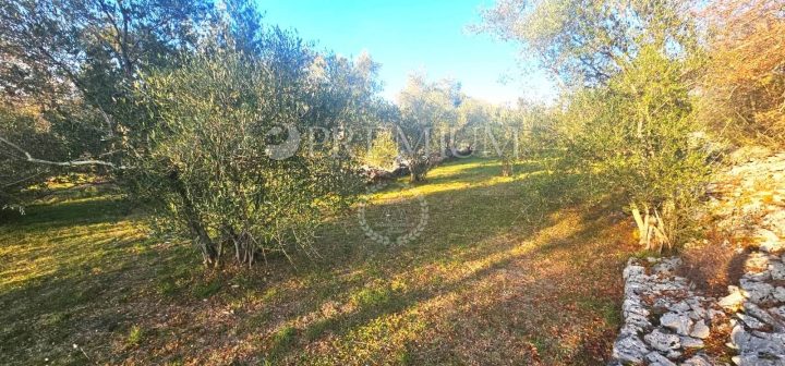 Zemljište na prodaju 694 m² – Malinska-Dubašnica