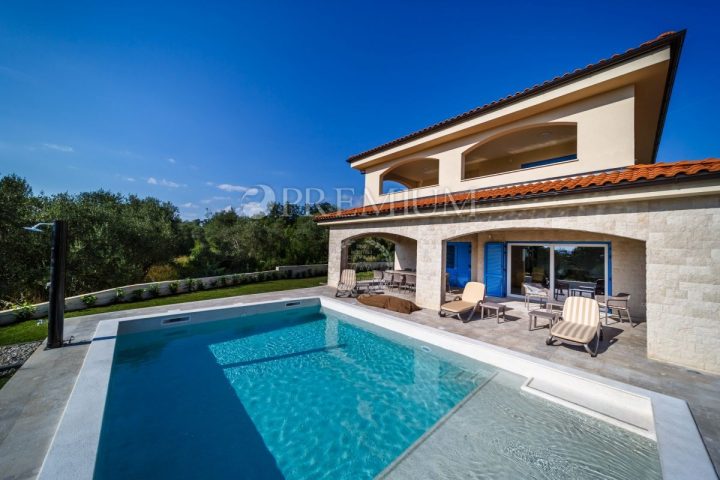 House for sale 272 m² – Malinska-Dubašnica