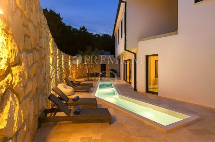 Kuća na prodaju 410 m² – Vrbnik