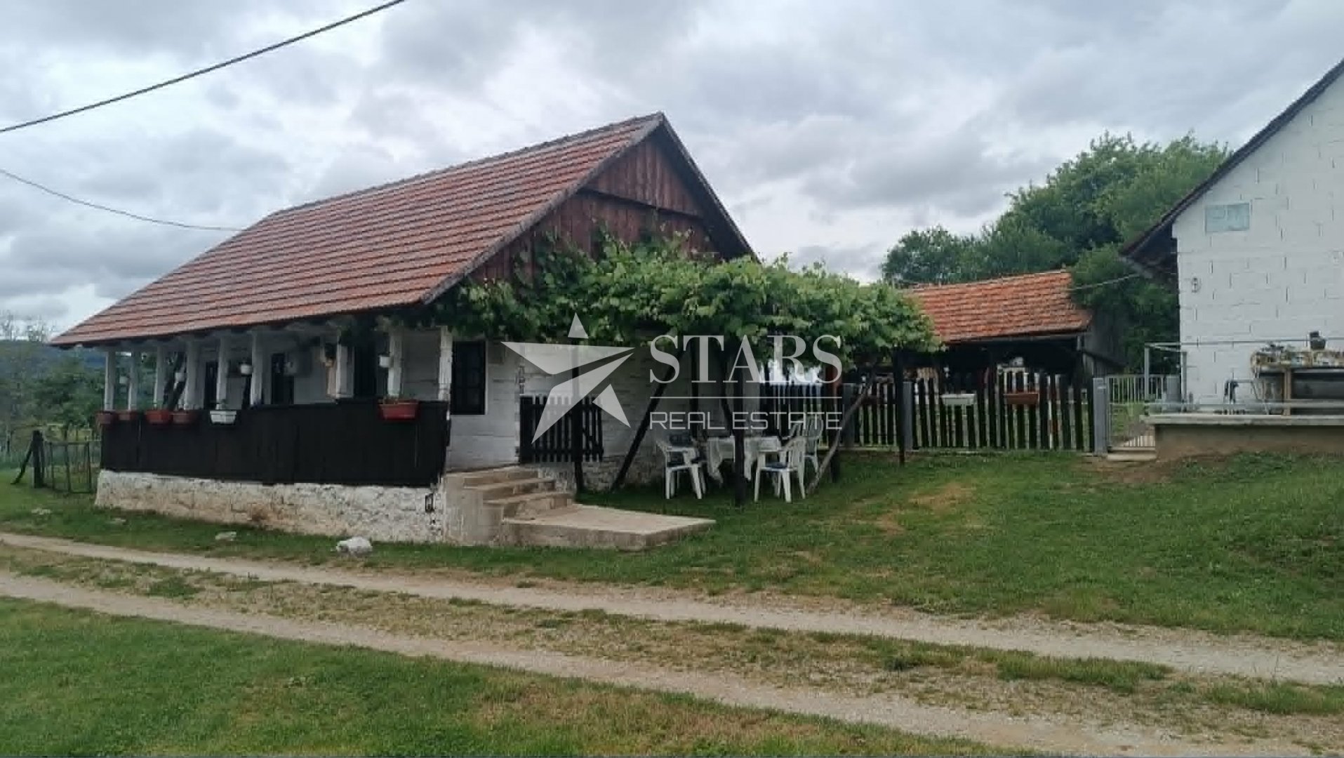 Dom Na sprzedaż - Karlovačka Kuzma Perjasička