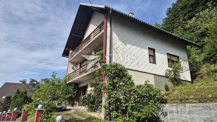 Hiša naprodaj 270 m² – Skrad