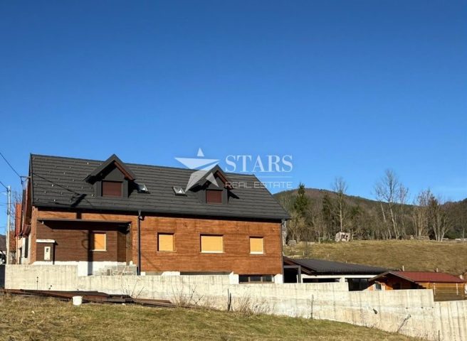 Kuća na prodaju 300 m² – Mrkopalj