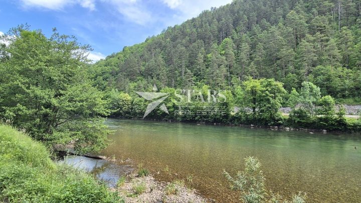 Parcela naprodaj 717 m² – Vrbovsko