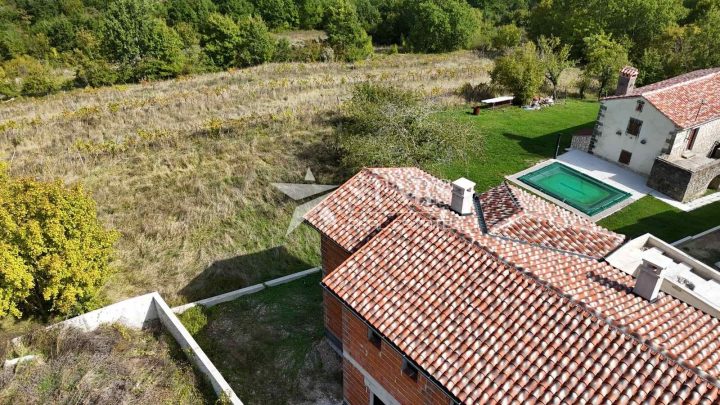 Pozemok na predaj 534 m² – Pićan