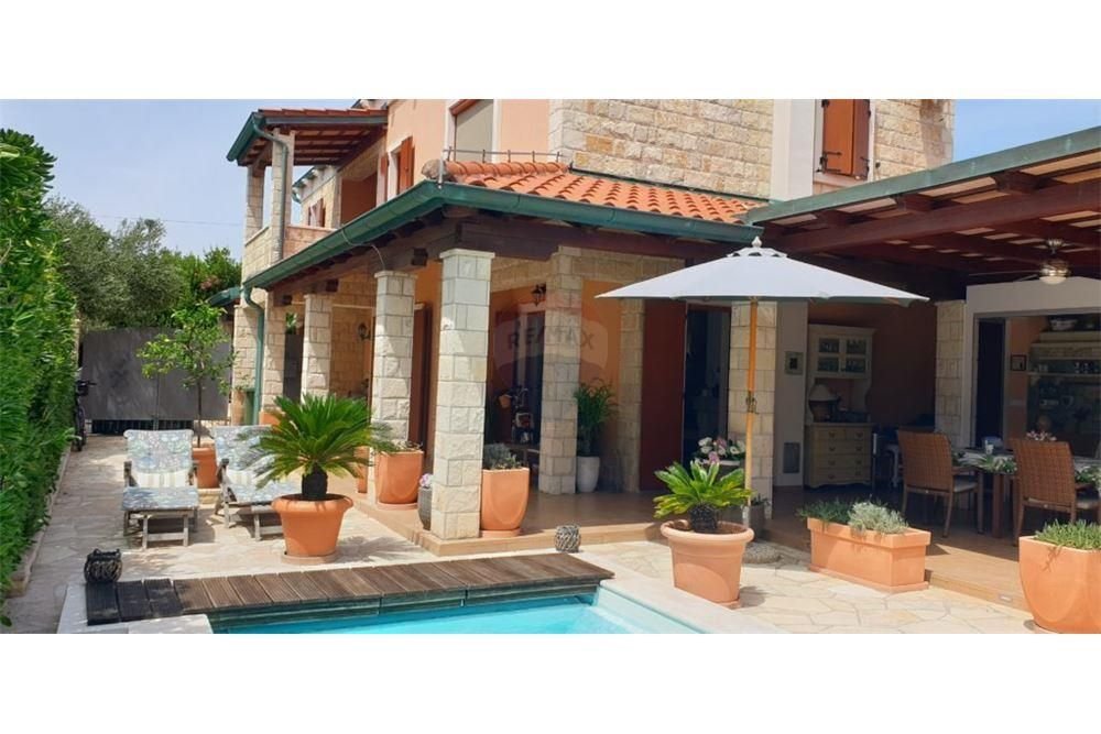 House For sale - Ličko-senjska Novalja