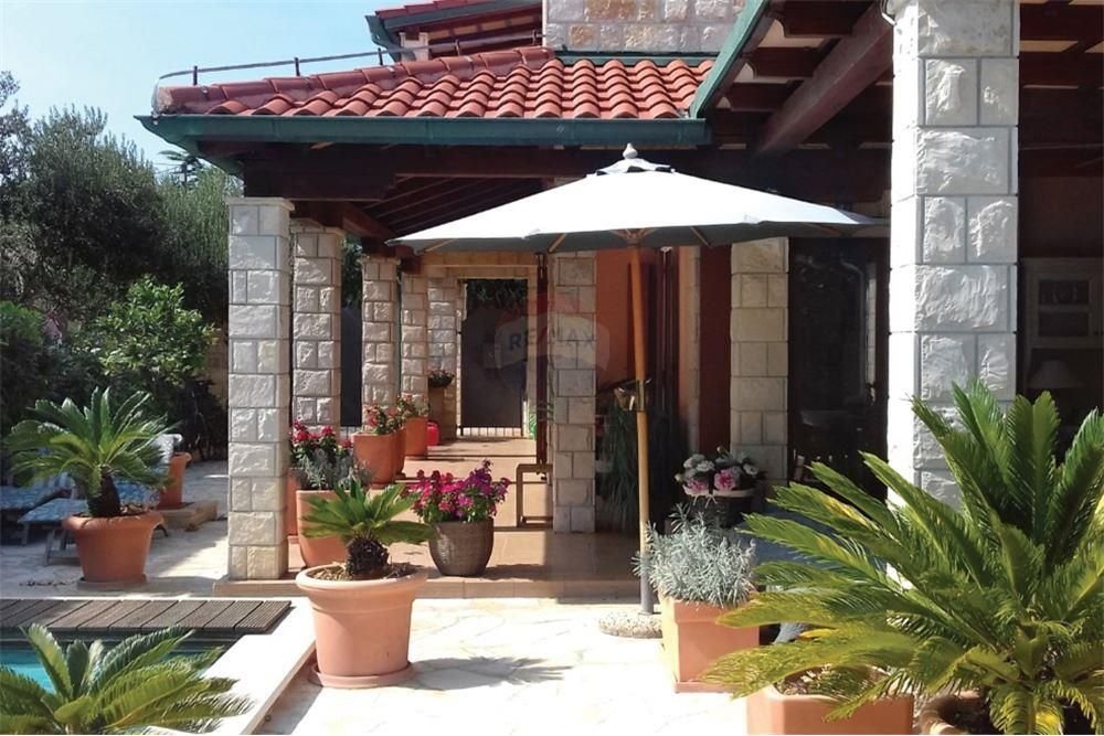 House For sale - Ličko-senjska Novalja