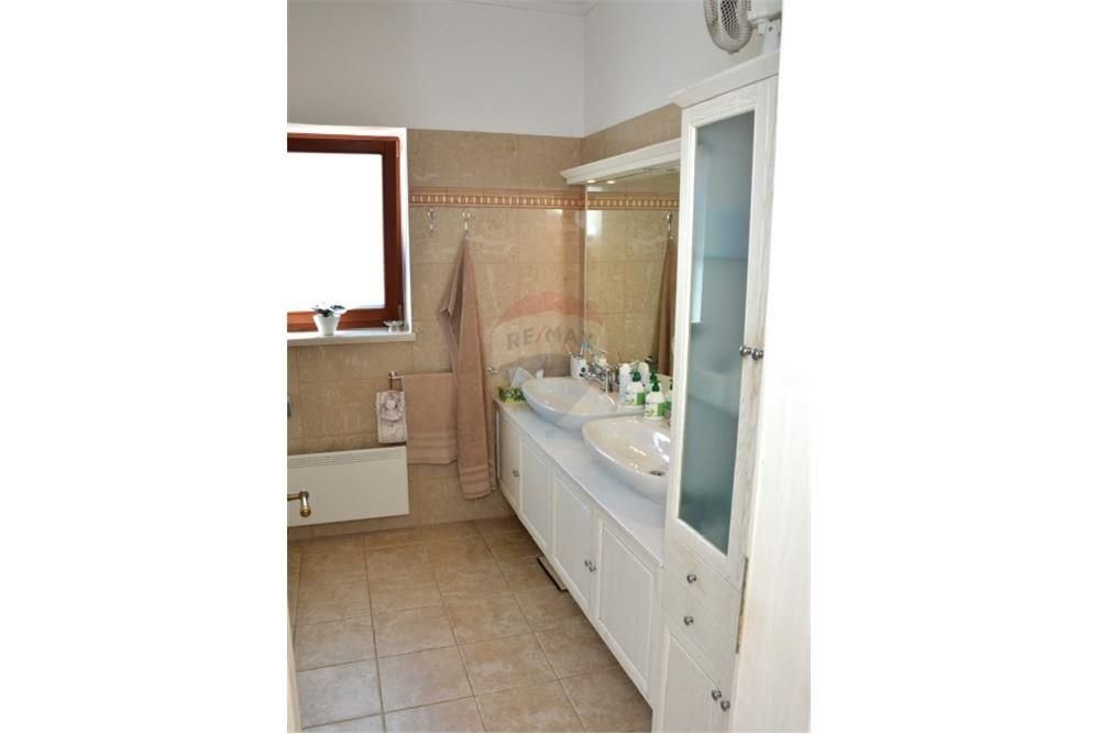 House For sale - Ličko-senjska Novalja