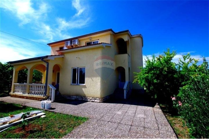 Haus zu verkaufen 238 m² – Preko