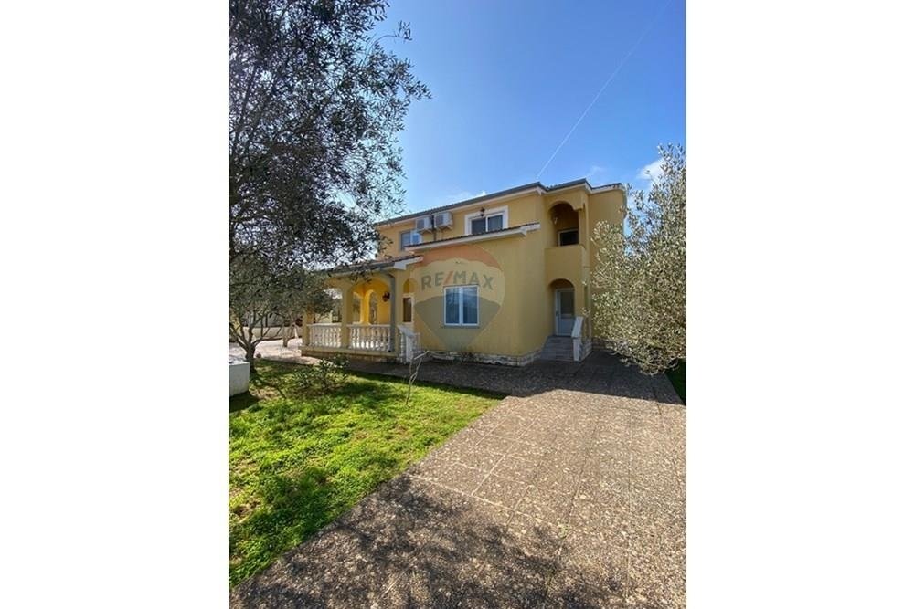Haus Zu verkaufen - Zadarska Ugljan