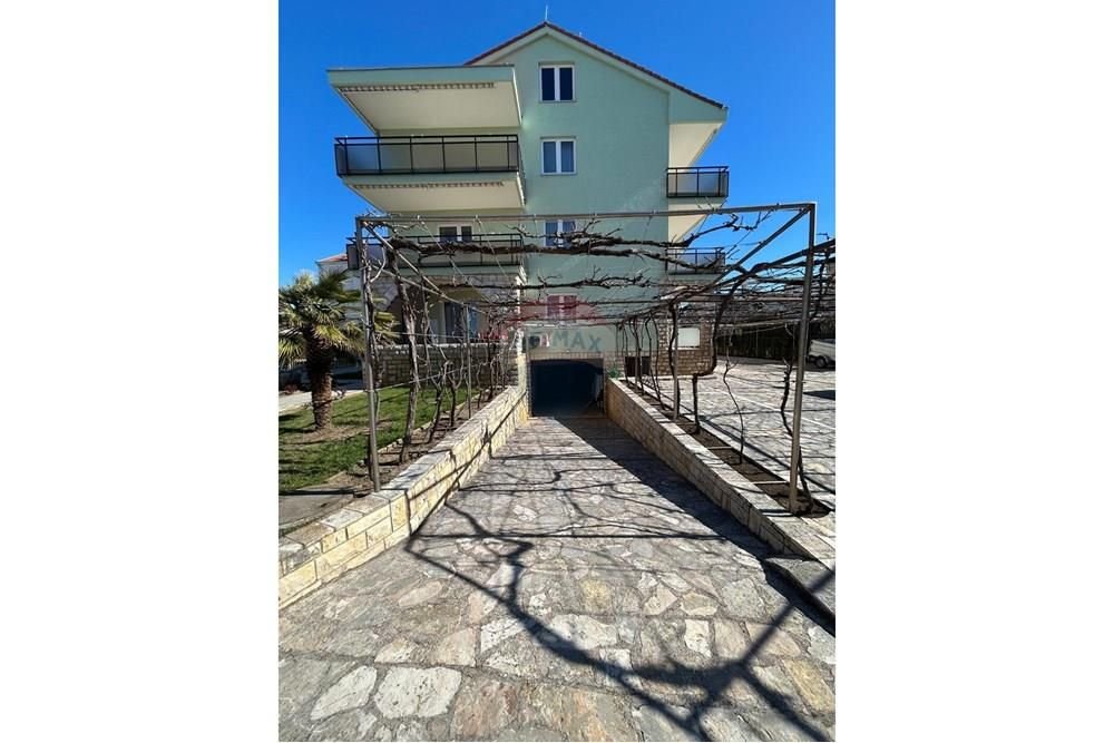 Dom Na sprzedaż - Ličko-senjska Novalja