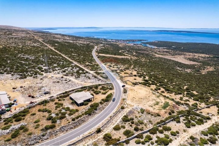 Zemljište na prodaju 5851 m² – Kolan