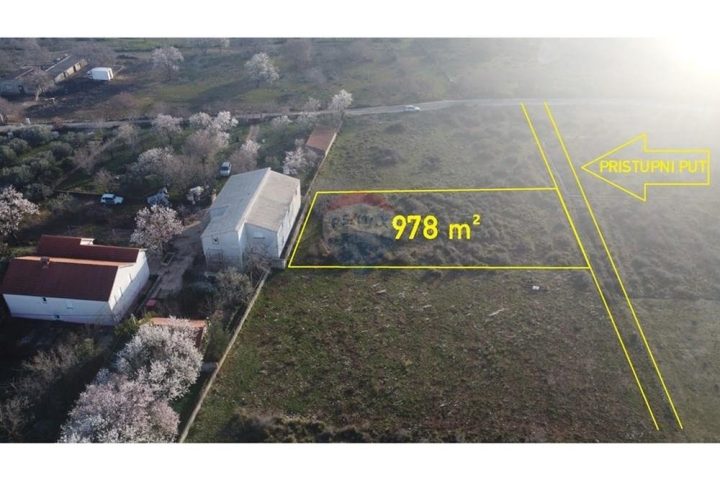 Zemljište na prodaju 978 m² – Zemunik Donji