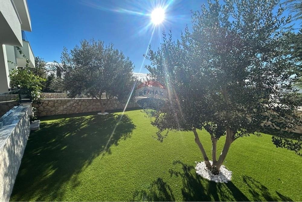 Apartment Zu verkaufen - Ličko-senjska Novalja - foto 1/14