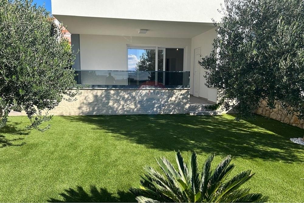 Apartma Naprodaj - Ličko-senjska Novalja