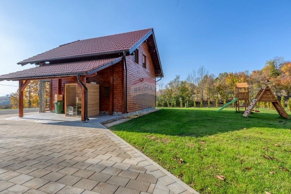Casa In vendita - Ličko-senjska Konjsko Brdo