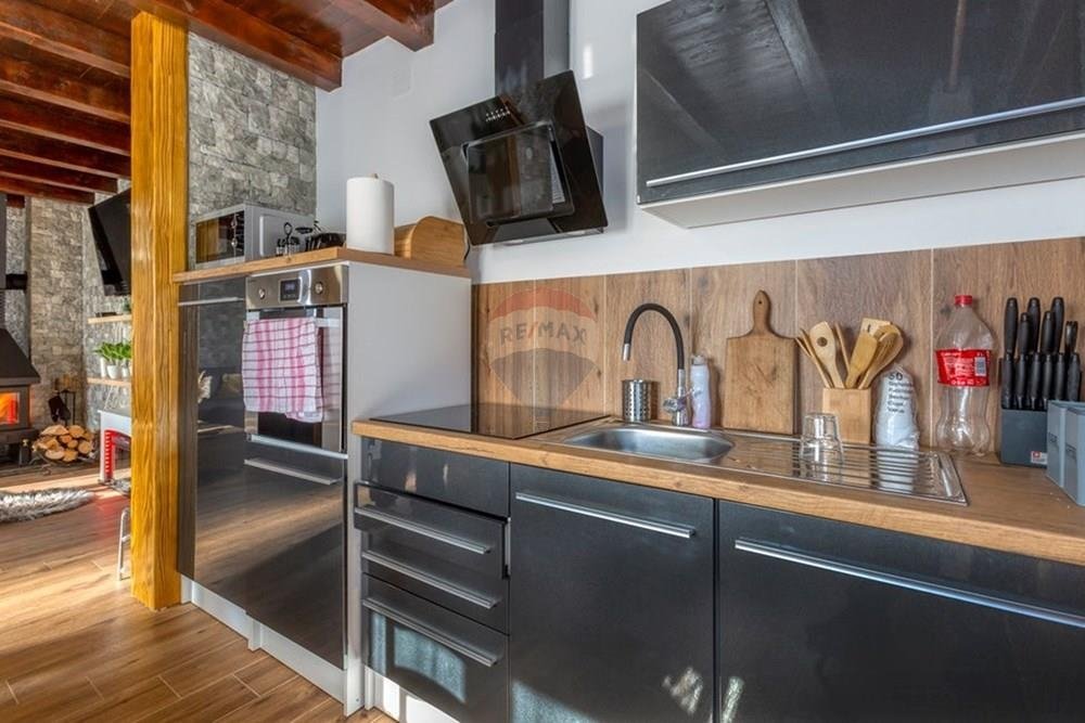 Casa In vendita - Ličko-senjska Konjsko Brdo
