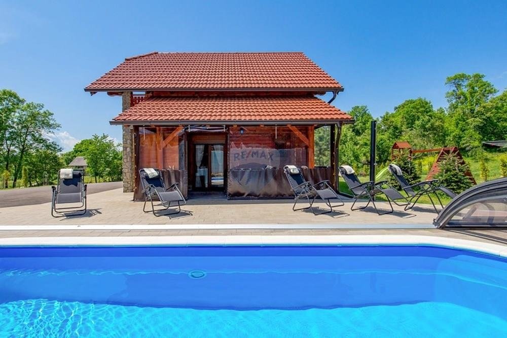 Casa In vendita - Ličko-senjska Konjsko Brdo