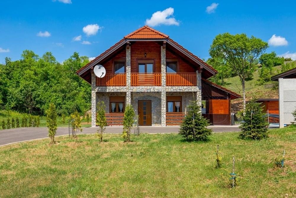 Casa In vendita - Ličko-senjska Konjsko Brdo