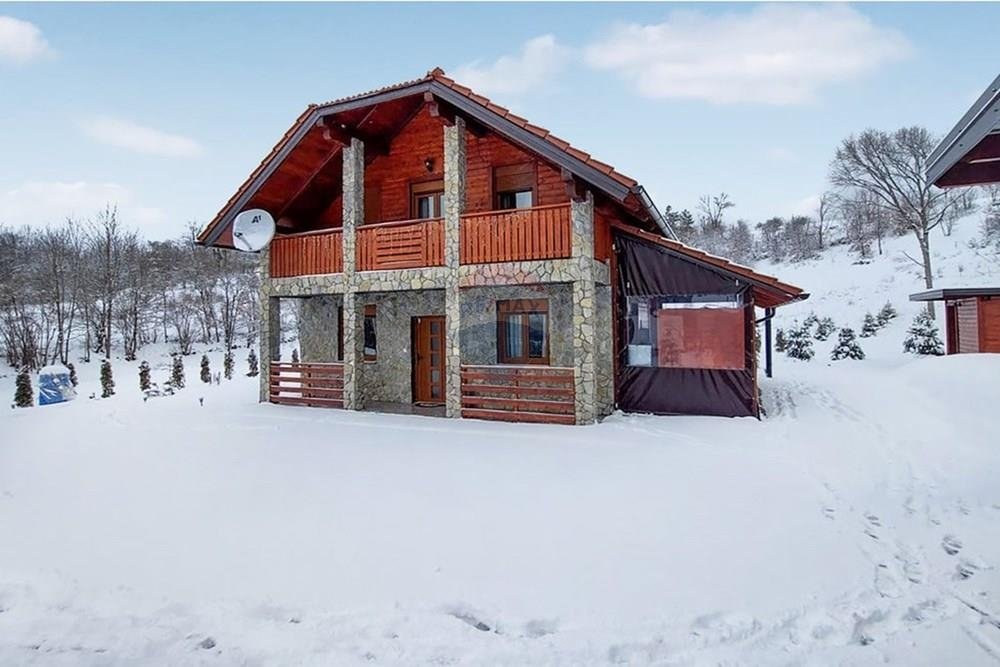 Casa In vendita - Ličko-senjska Konjsko Brdo