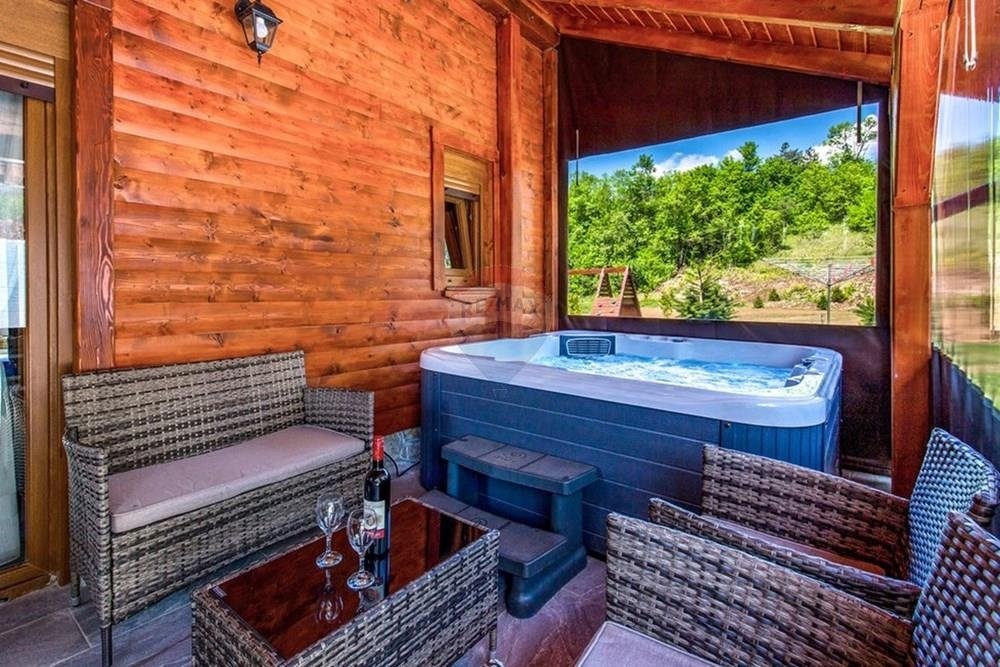 Casa In vendita - Ličko-senjska Konjsko Brdo