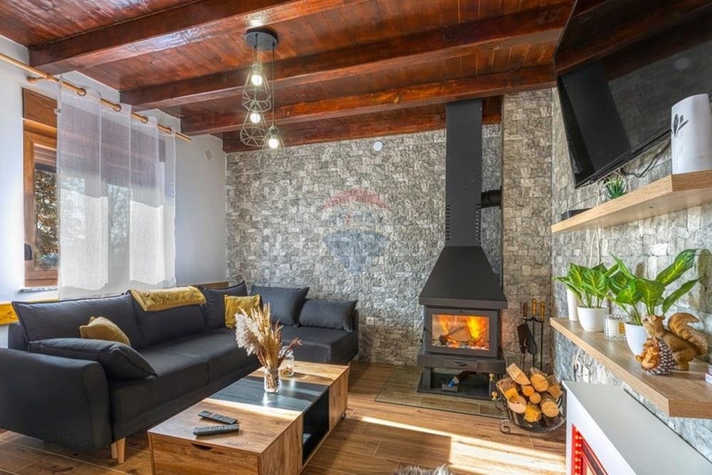 Casa In vendita - Ličko-senjska Konjsko Brdo