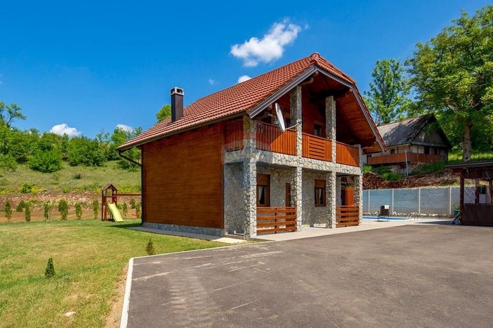 Casa In vendita - Ličko-senjska Konjsko Brdo