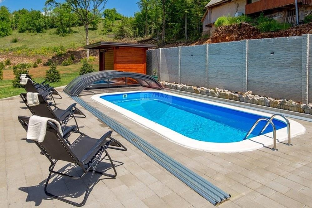 Casa In vendita - Ličko-senjska Konjsko Brdo