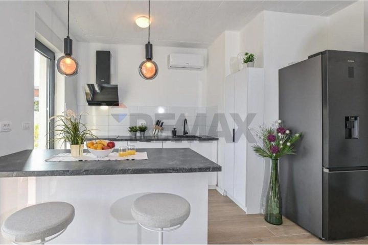 House For sale - Ličko-senjska Novalja - foto 3/14