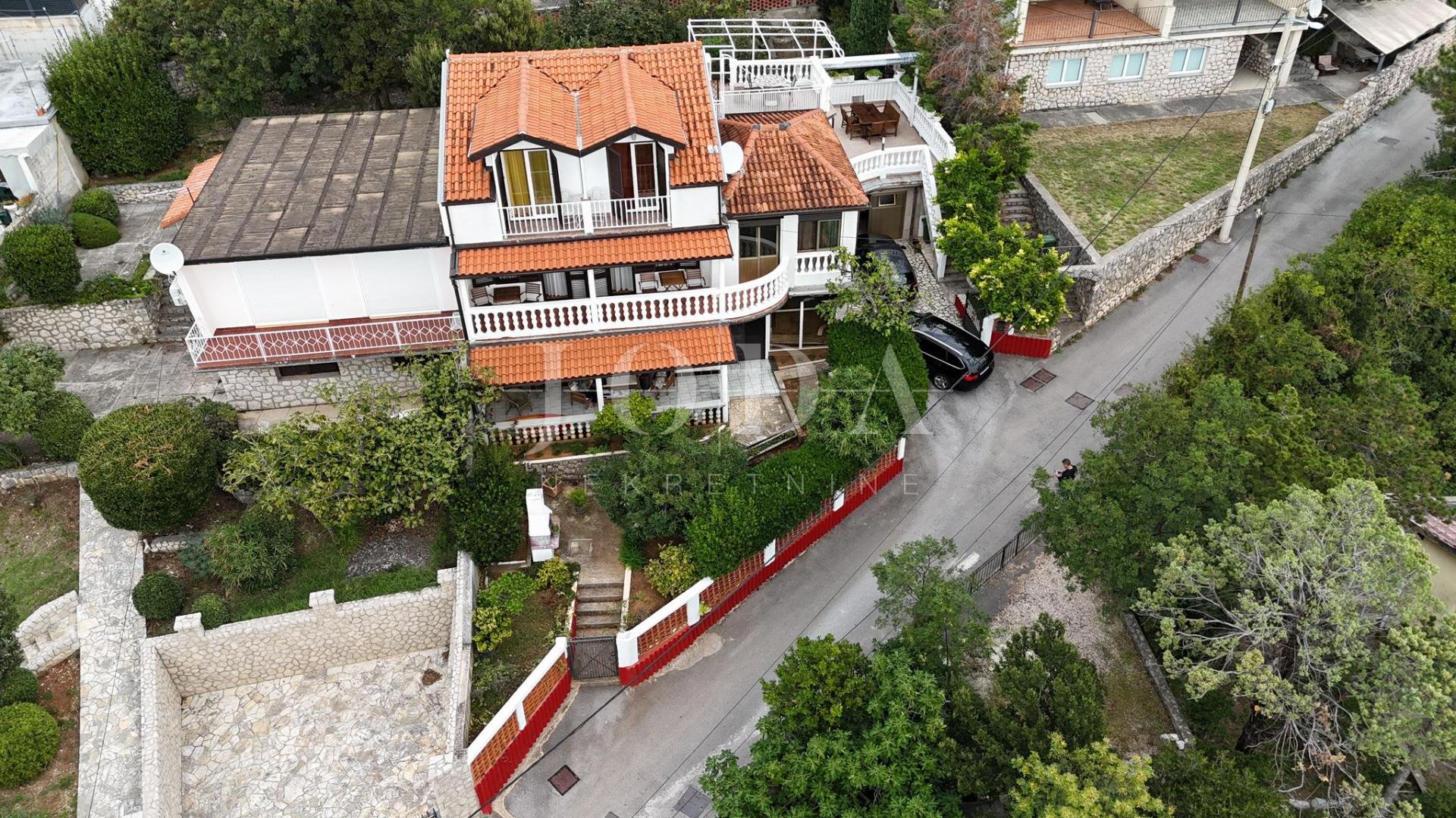 Hiša Na predaj - Primorsko-goranska Novi Vinodolski - foto 1/33