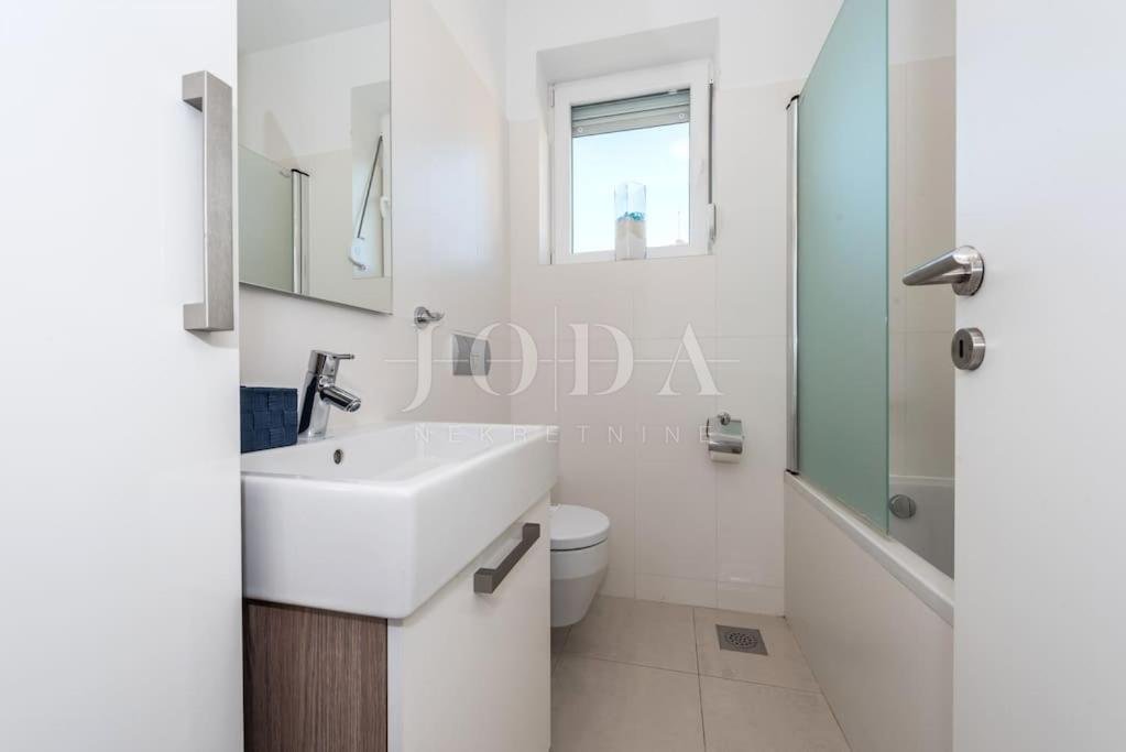 Flat For sale - Ličko-senjska Novalja