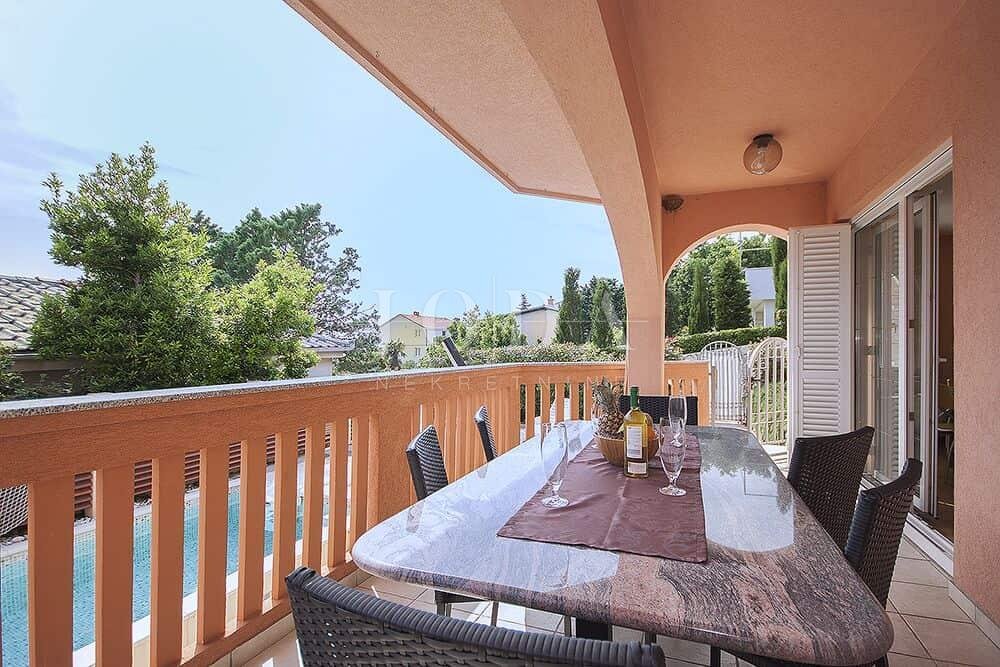 Dom Na sprzedaż - Primorsko-goranska Novi Vinodolski