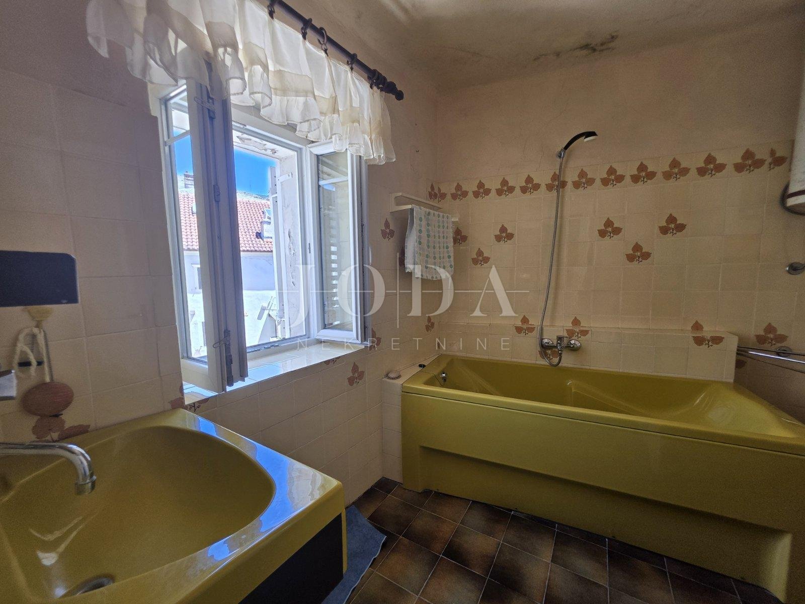 Casa In vendita - Ličko-senjska Senj
