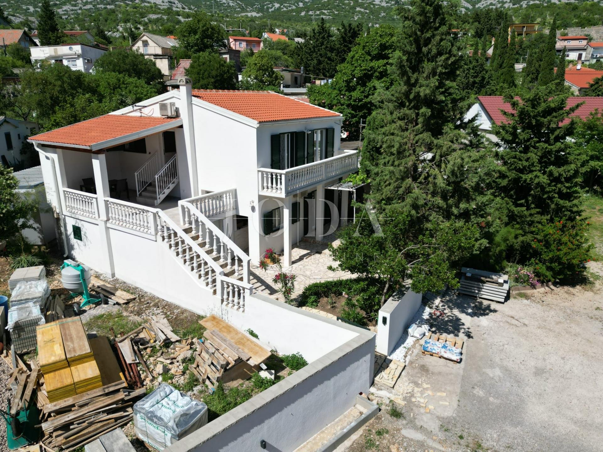 Hiša Na predaj - Ličko-senjska Cesarica