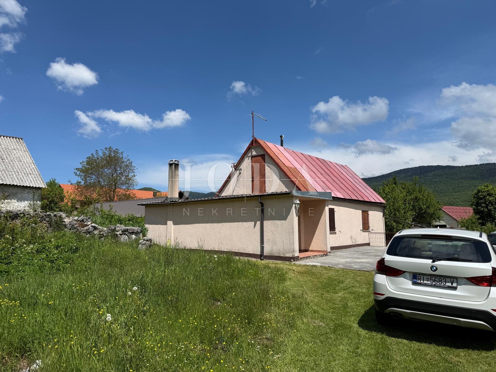 Hiša Naprodaj - Ličko-senjska Krasno Polje
