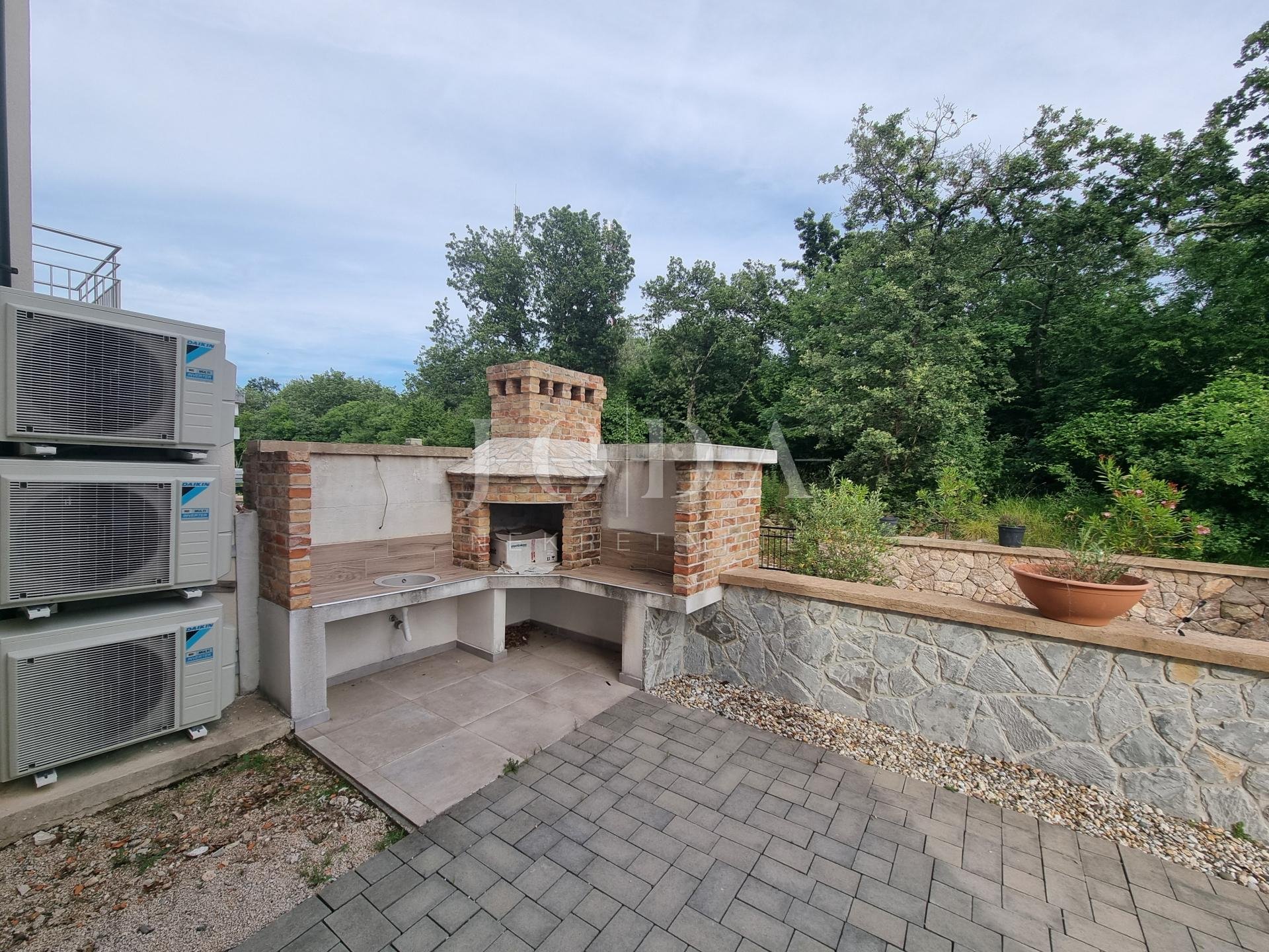 Apartma Naprodaj - Primorsko-goranska Njivice