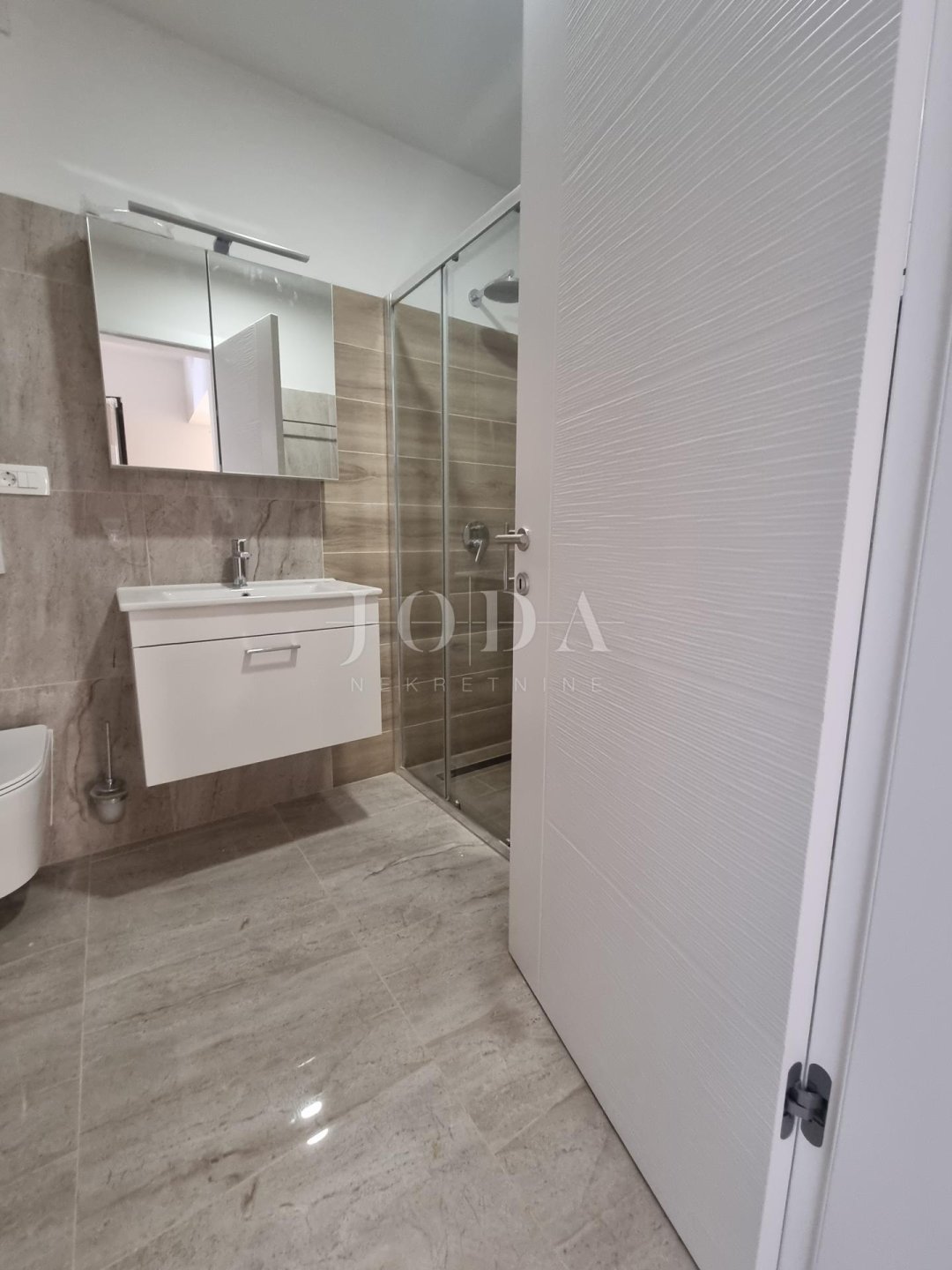 Apartma Naprodaj - Primorsko-goranska Njivice