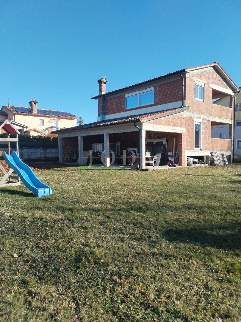Hiša Na predaj - Istarska Labin