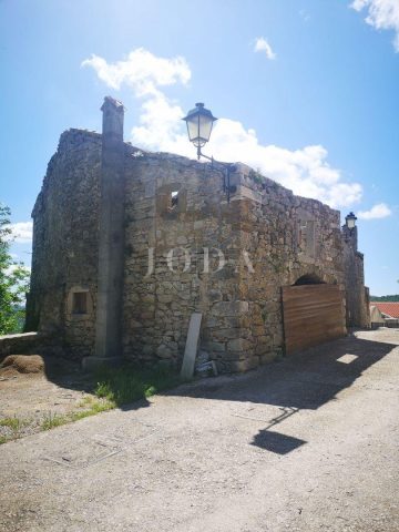 Kuća na prodaju 366 m² – Pićan
