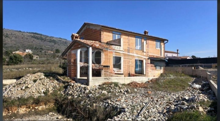 Kuća na prodaju 157 m² – Labin