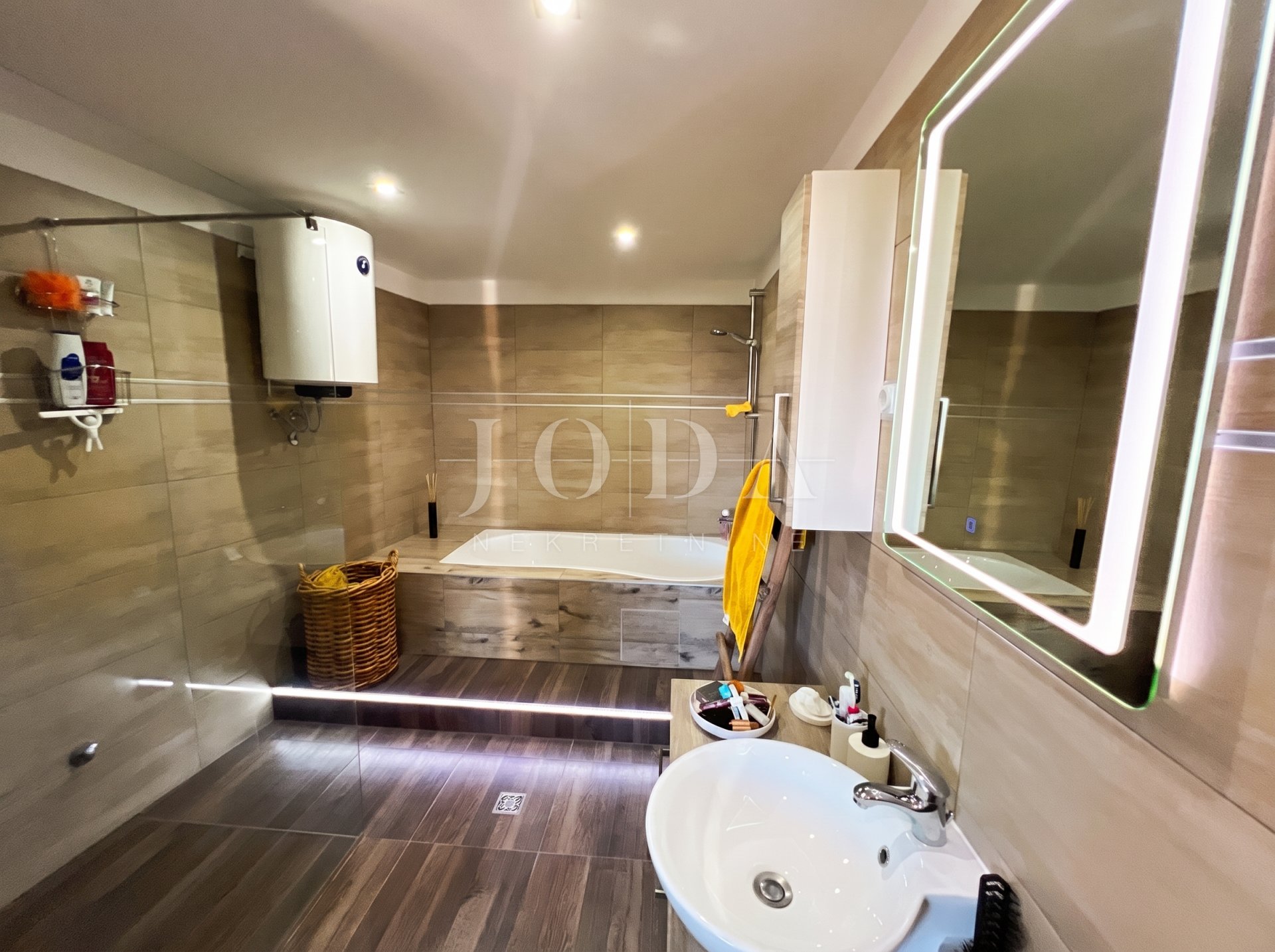 Apartment Zu verkaufen - Primorsko-goranska Jadranovo