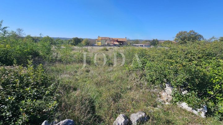 Zemljište na prodaju 689 m² – Labin