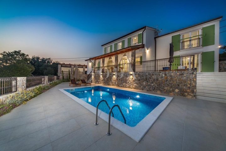 Dům na prodej 200 m² – Dobrinj