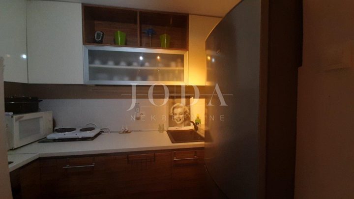 Hiša Na predaj - Primorsko-goranska Novi Vinodolski - foto 5/17