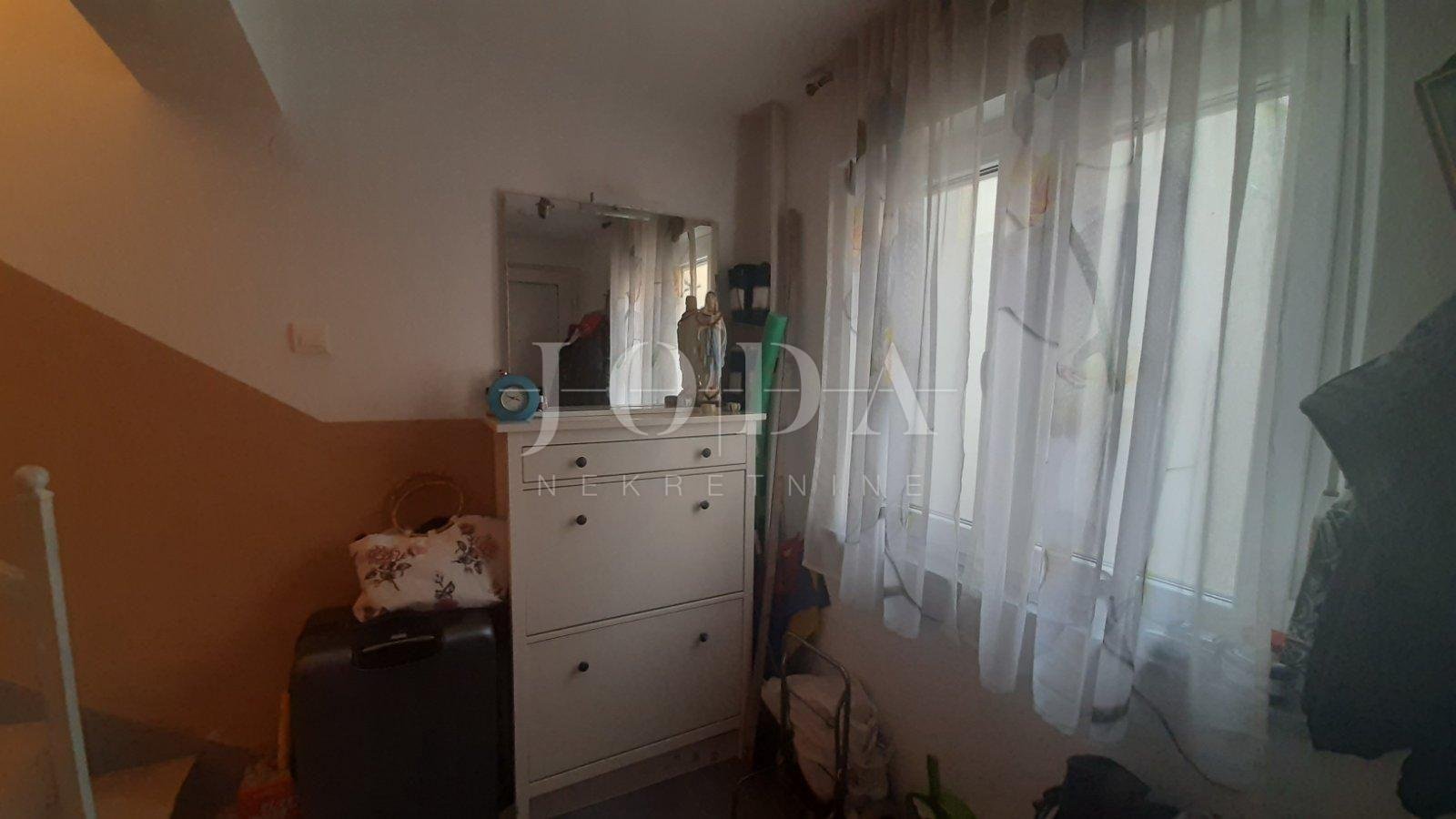 Hiša Na predaj - Primorsko-goranska Novi Vinodolski