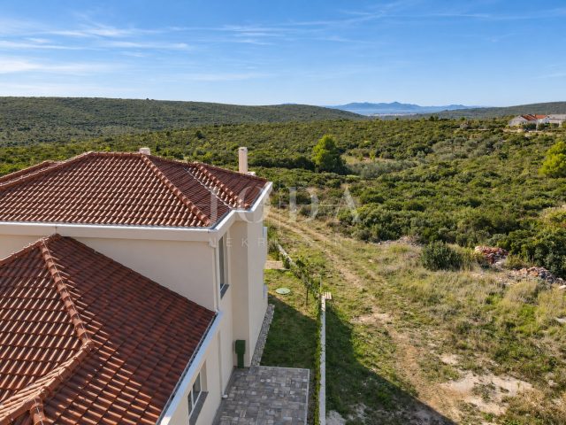 Haus zu verkaufen 292 m² – Sukošan