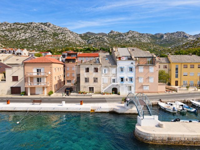 House for sale 308 m² – Karlobag