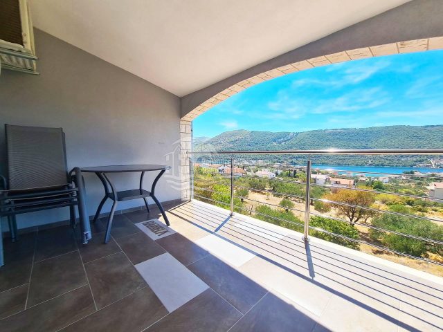 Kuća na prodaju 248 m² – Šibenik - Okolica
