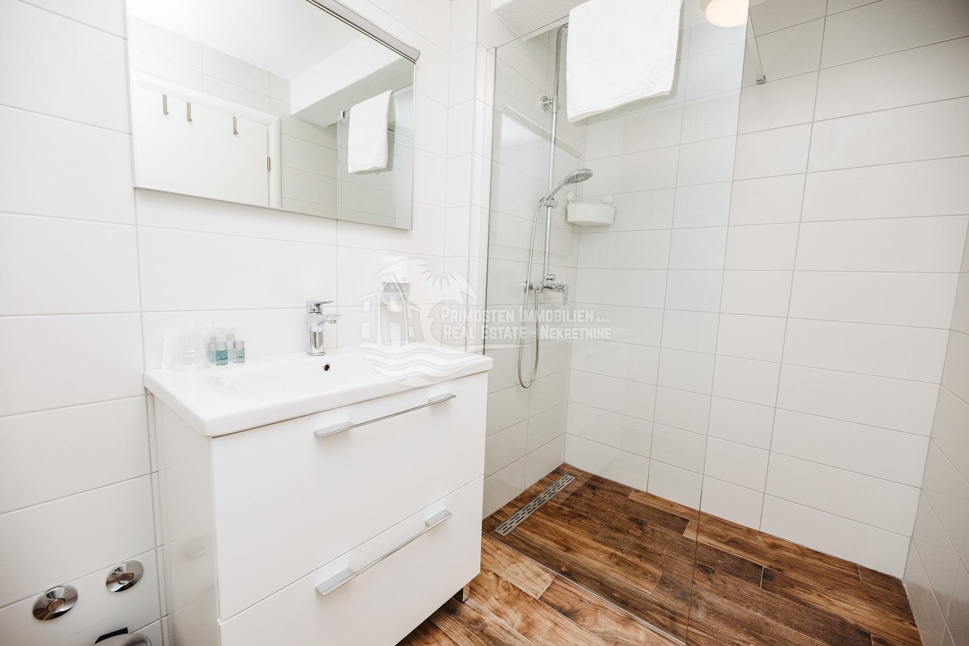 Hotel Na prodaju - Šibensko-kninska Tribunj